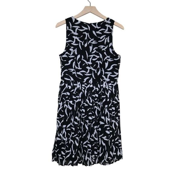 GAP Womens 8 Fit & Flare Pleated Skirt Dress - Picture 2 of 9